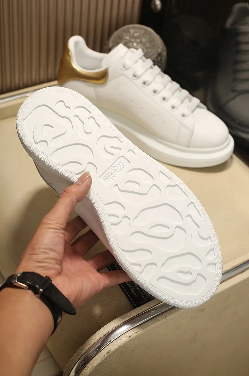 👟👟Ex-factory price 480👟👟 Men's size +10 High-quality upgraded version🔥Real shot of Alexander McQUEEN (McQueen)🎉The highest quality silk cowhide version on the market🎊, imported water-dyed sheepskin inside, counter 1:1 replica, star style T stage catwalk, a must-have for fashionistas , the original high-temperature and ultra-clear air compressor logo on the foot, absolutely counter-matched version, the arc of the back bag is truly genuine 0⃣️ difference, using an exclusive privately molded double-layer vacuum outsole, which is light on the foot and has excellent rebound! Running🏃✈️The first choice item for outdoor sports💅💅Trend and fashion coexist📣 Women’s style: 35-39, Men’s style: 39-44